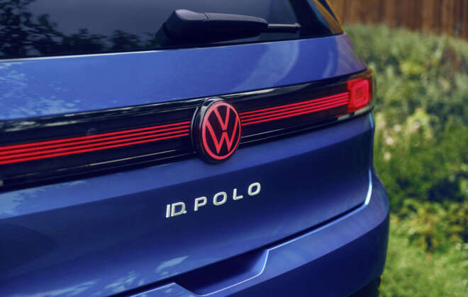 DB2026AU00353 retina 2000